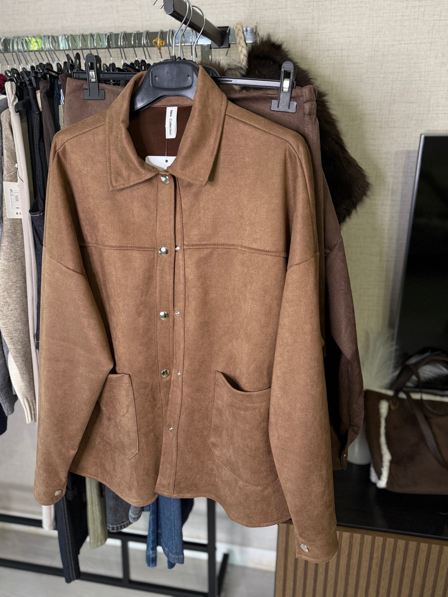 Sobre camisa antelina oversize