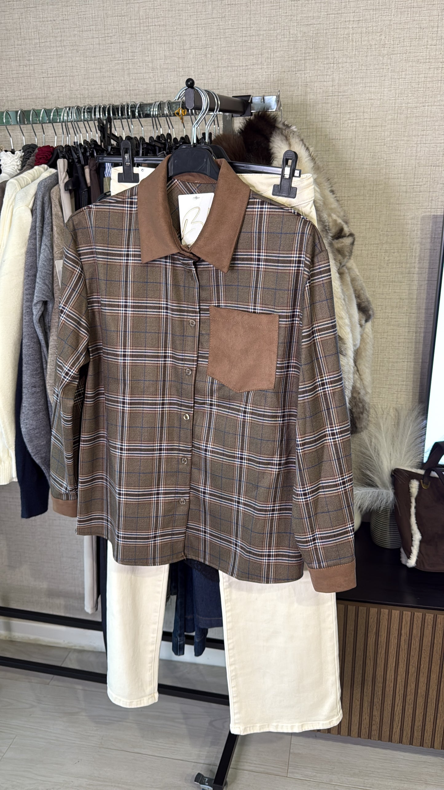 Sobre camisa cuadros