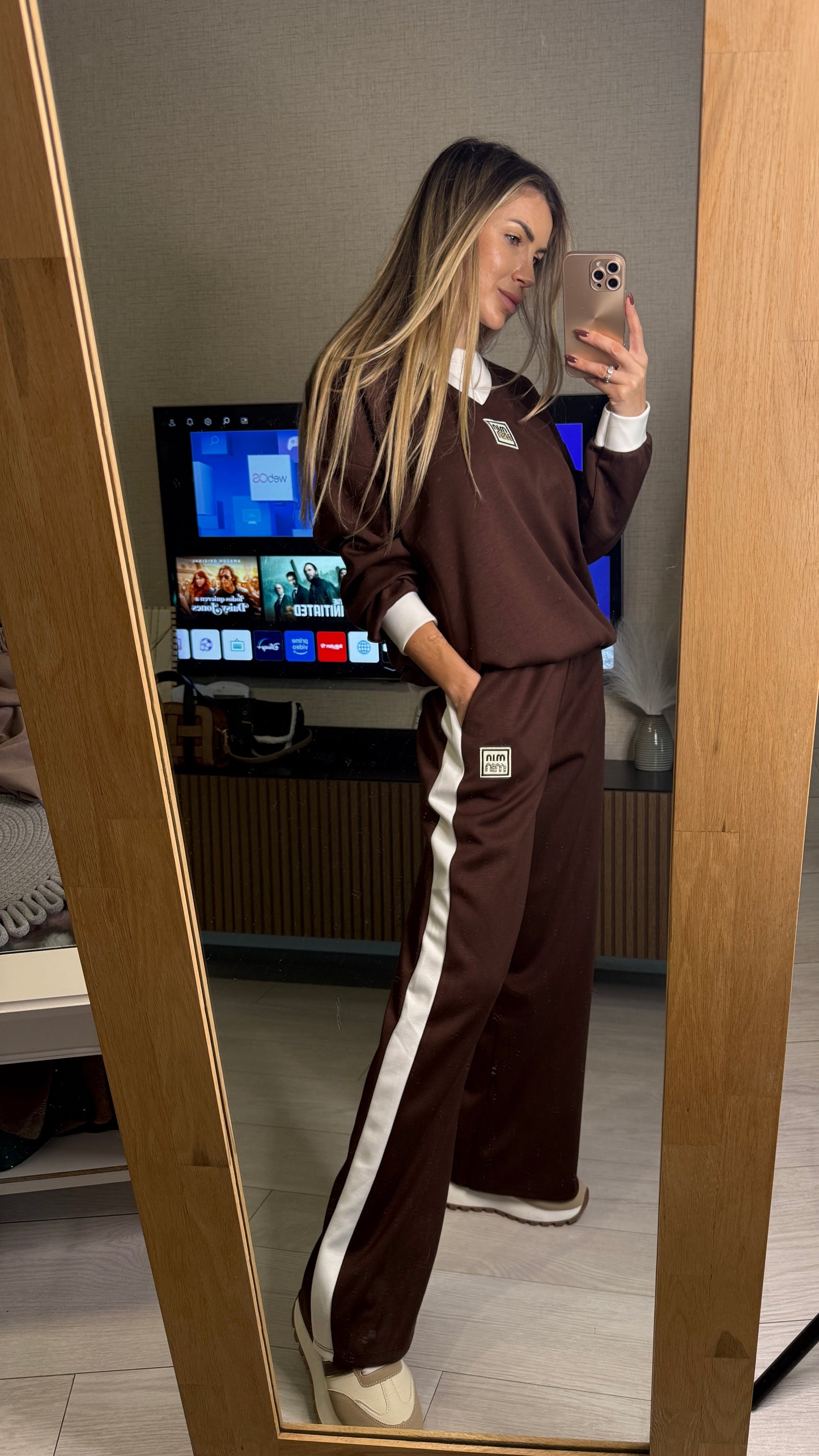 Conjunto chándal marrón MIU