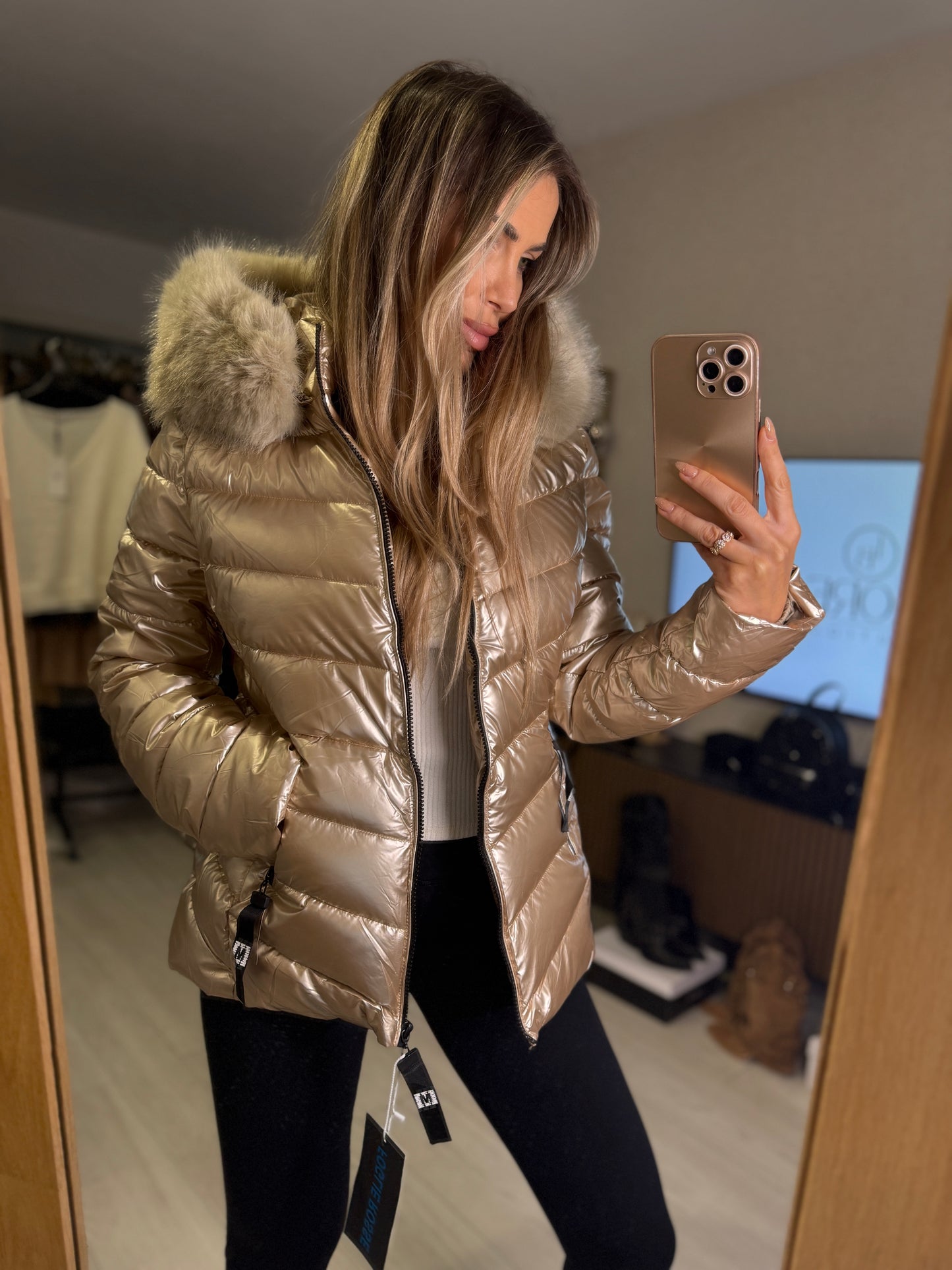 Chaqueta metalizada capucha pelo ZAIRA