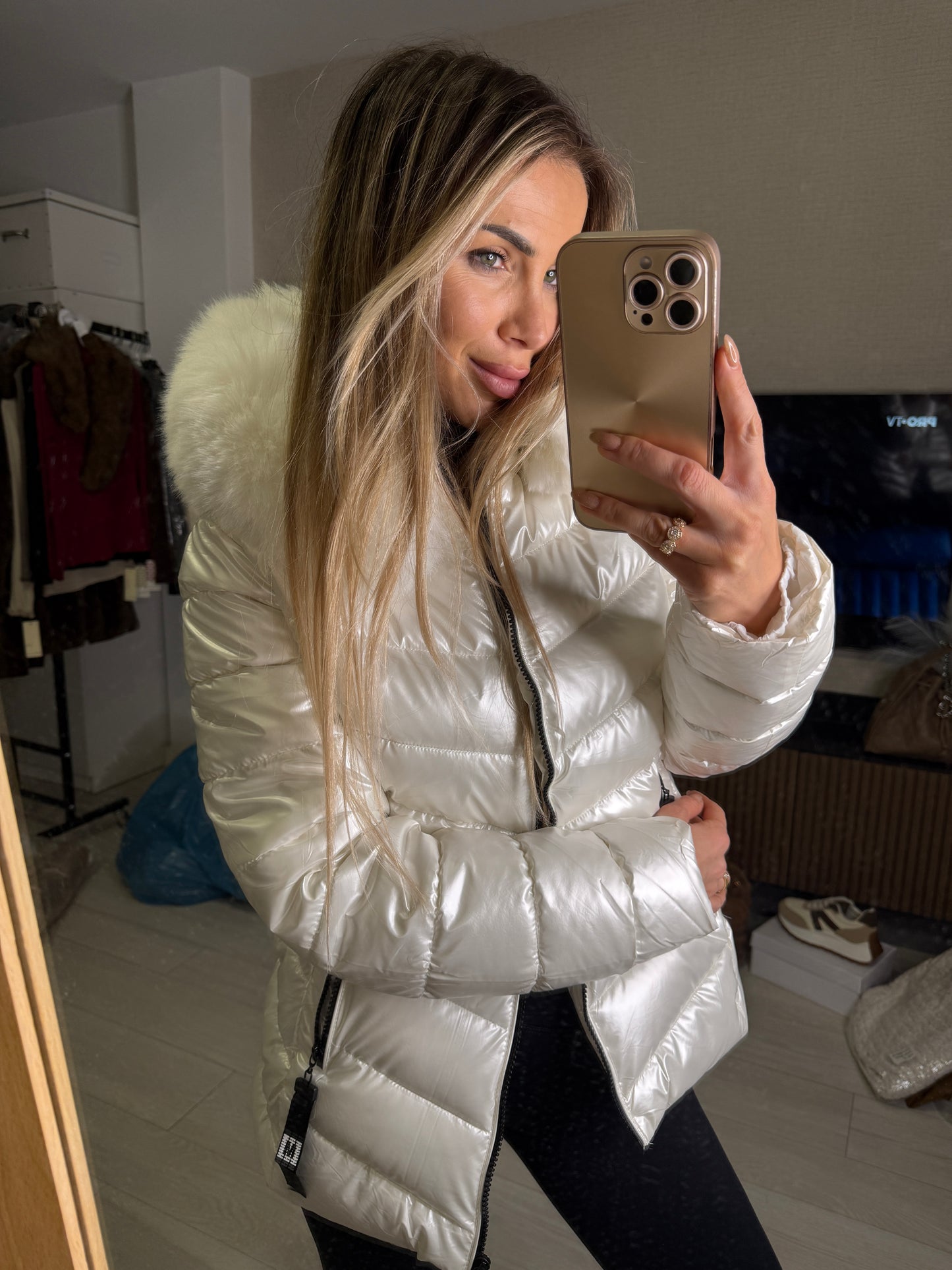 Chaqueta metalizada capucha pelo ZAIRA