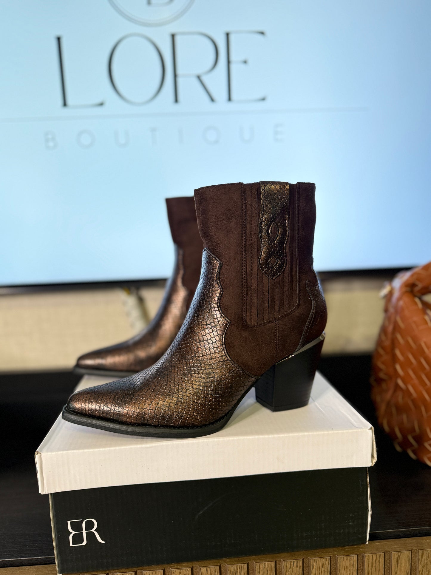 Botas metalizadas marrón