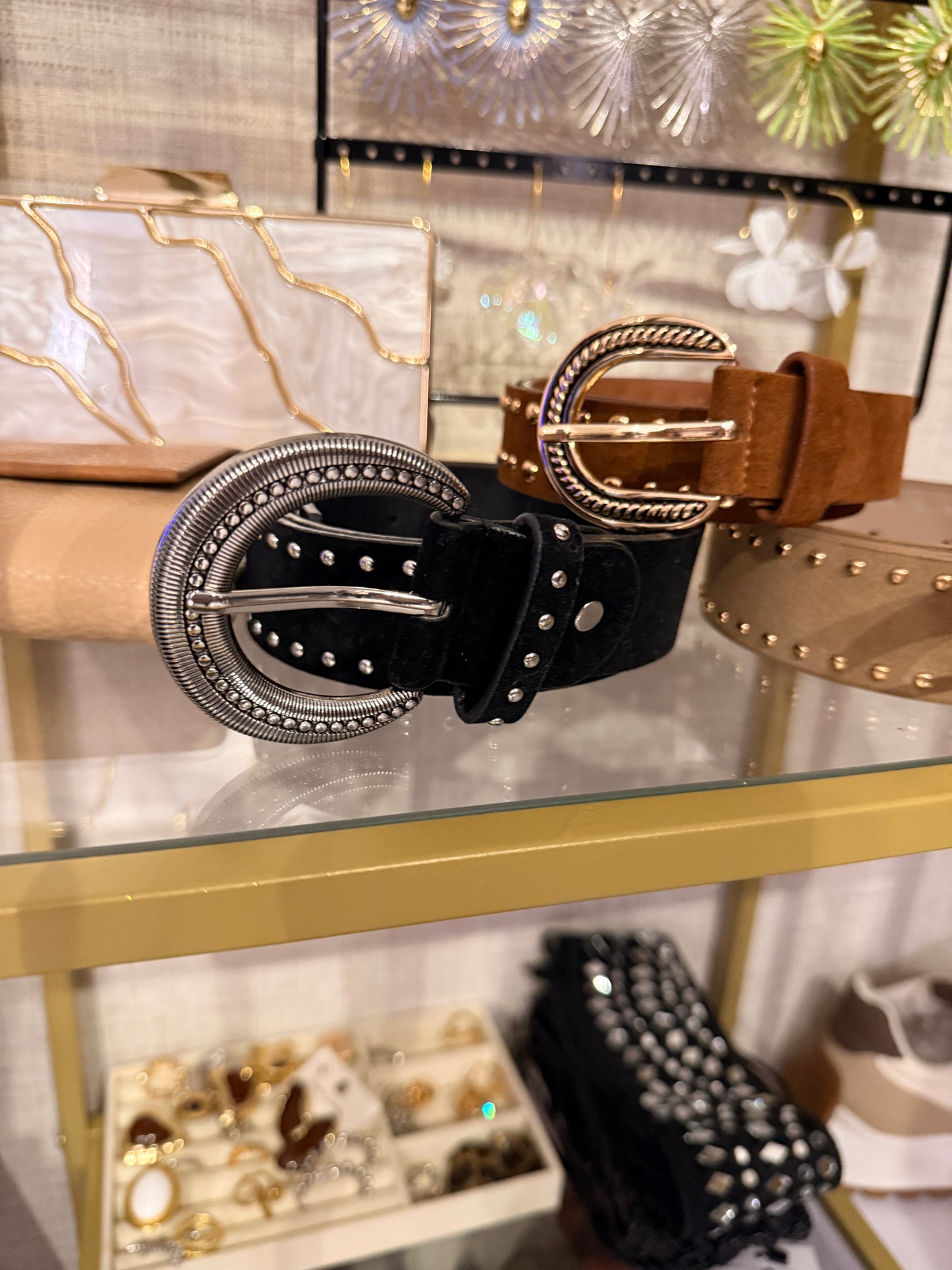 Cinturon ante tachuelas