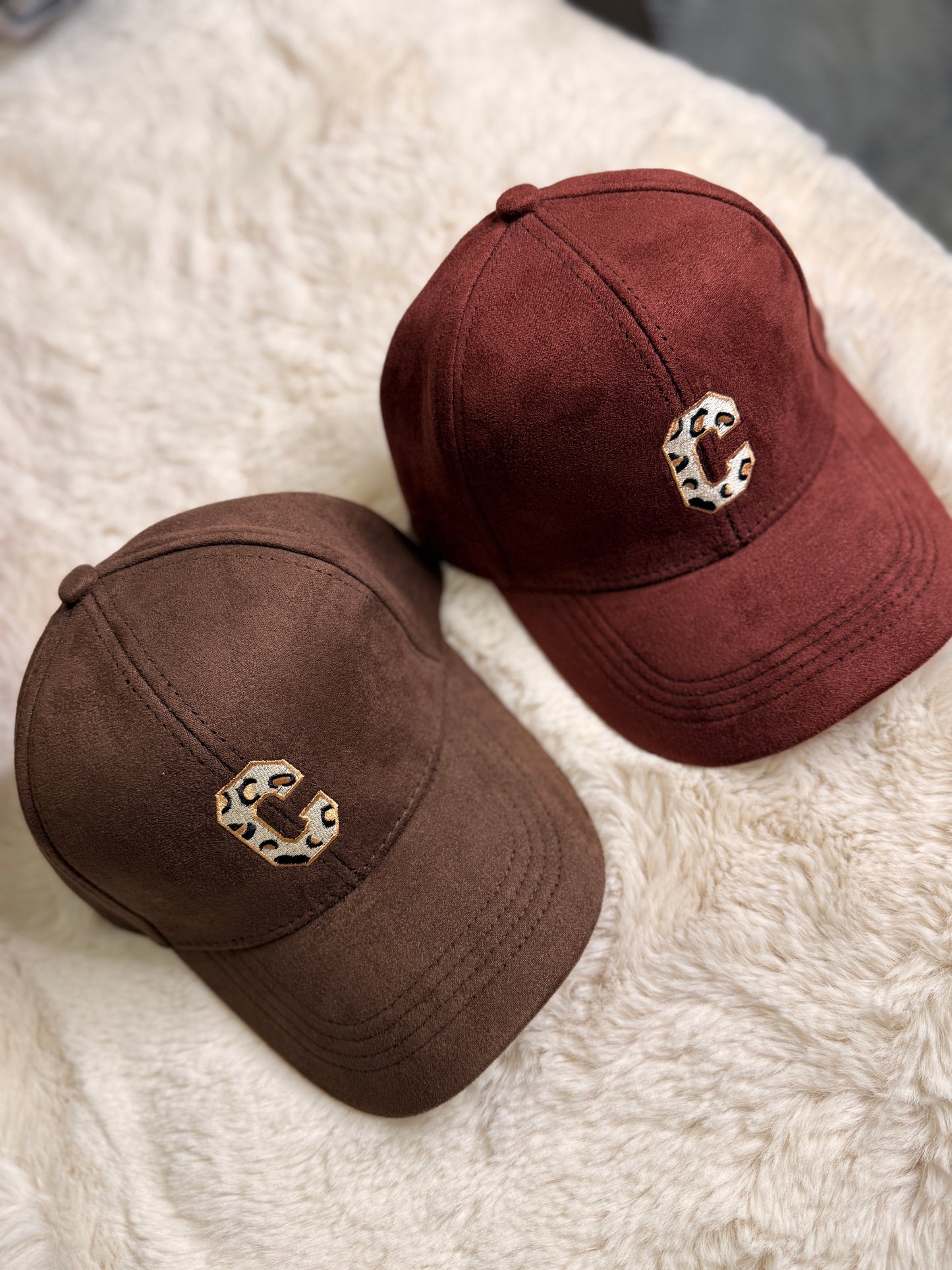 Gorra antelina leopardo