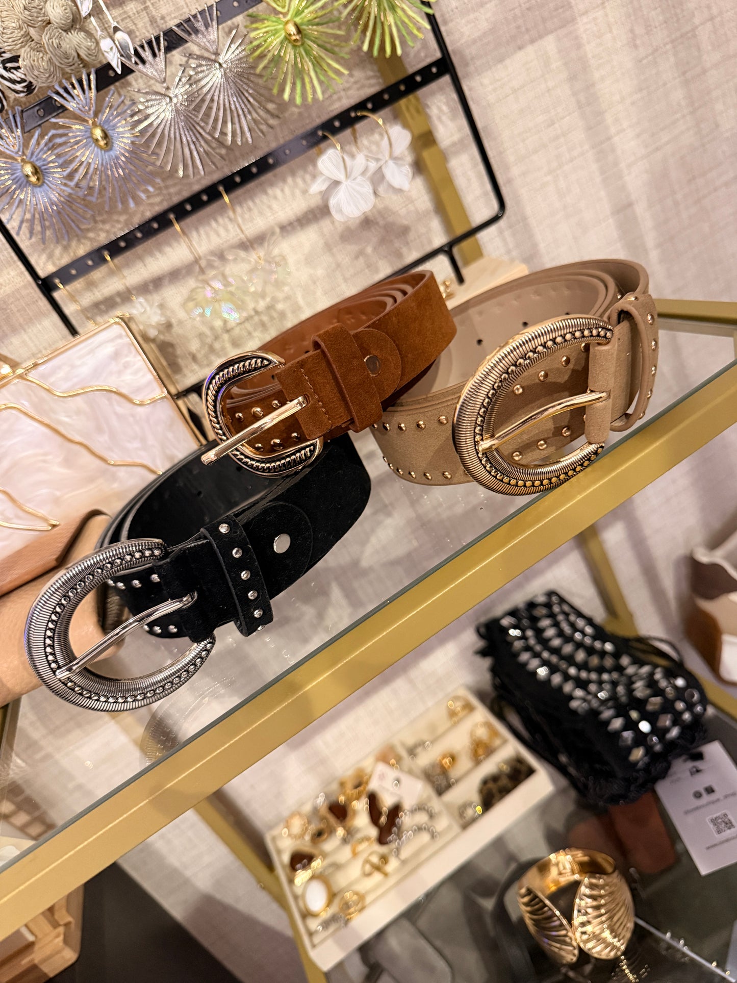 Cinturon ante tachuelas