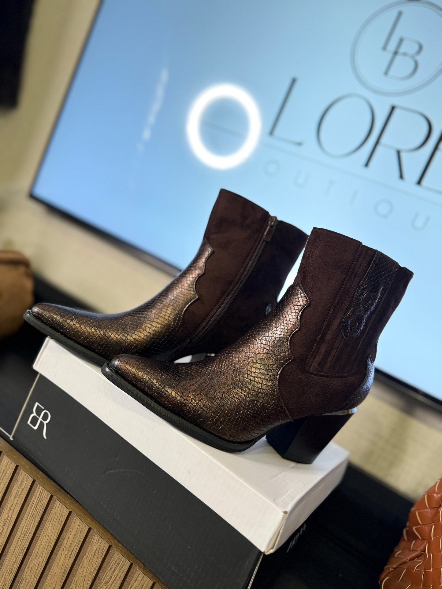 Botas metalizadas marrón