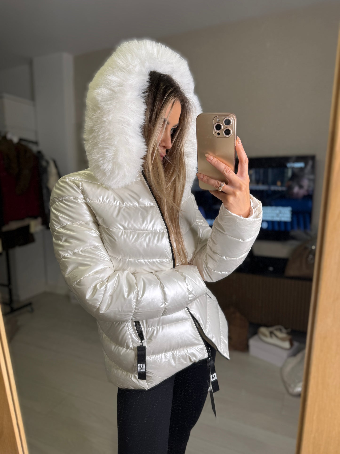 Chaqueta metalizada capucha pelo ZAIRA