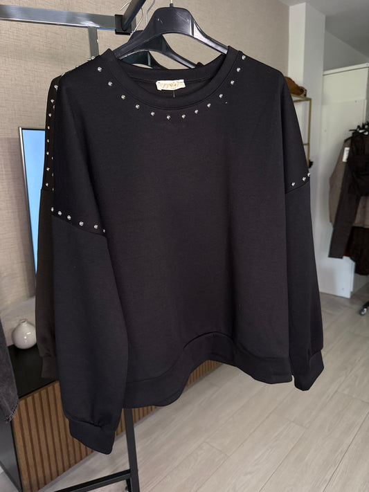 Sudadera tachuelas